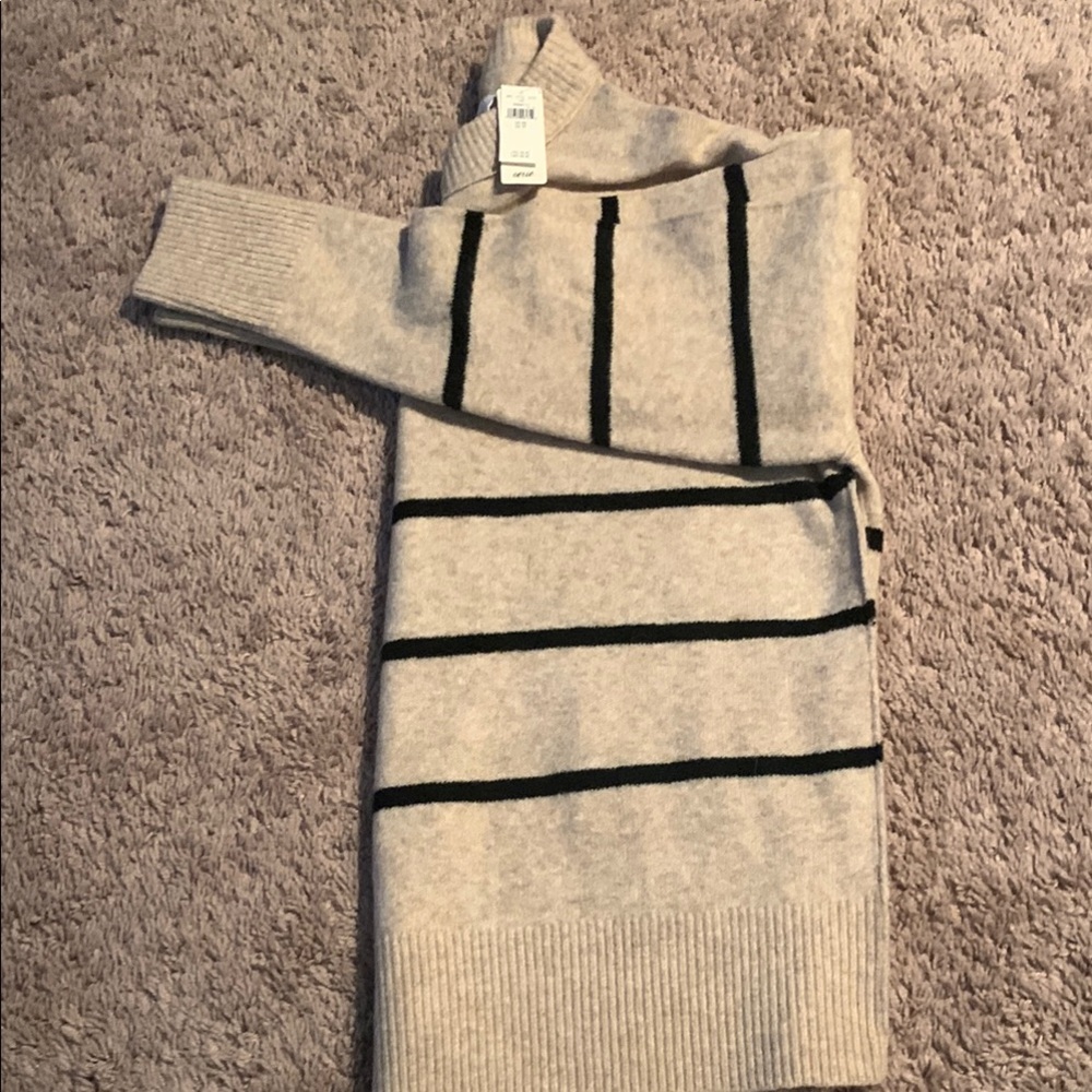 Aerie Beige and Black Knit Sweater
